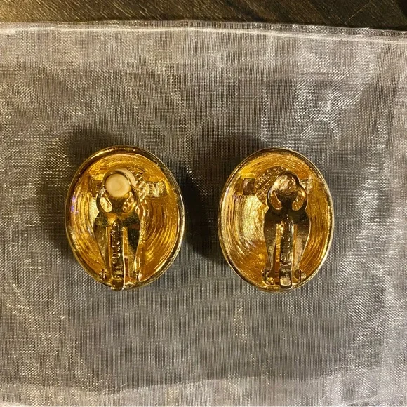 St. John 1990s Black & Rhinestone Modern Classic Oval Statement Clip-in Earrings - Picture 5 of 8